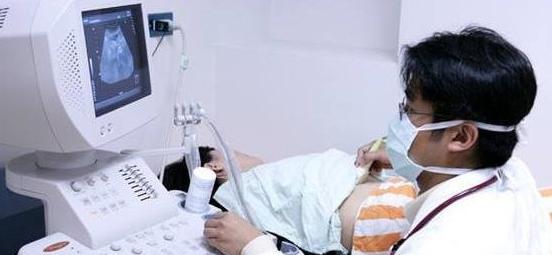 老婆说自己是头胎，产检时医生却说是二胎，老公听了脸色都变了