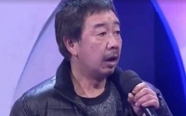大爷见孩子落水先拍照，孩子成植物人，妈妈：要么别救要么别拍照