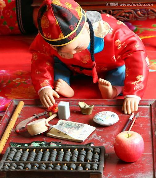 孩子是否聪明，3岁前的4个表现就能看出来，全中的孩子是天才