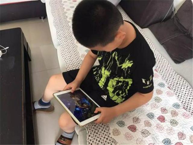 暑假作业要拖到最后才写？想改善孩子拖延症，家长可以尝试这样做