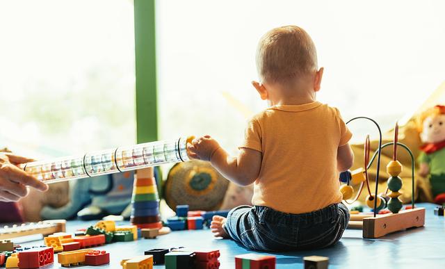 将婴幼儿比作一台认知因果关系的机器也许有一定的道理