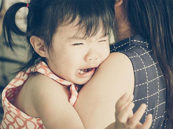 宝宝一离开妈妈就哭？面对黏人宝宝，妈妈的做法影响他一生