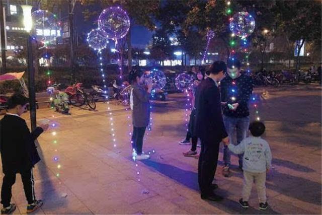 “夺命玩具”炸伤宝宝眼睛！父母别给娃买这些玩具，隐患实在太多