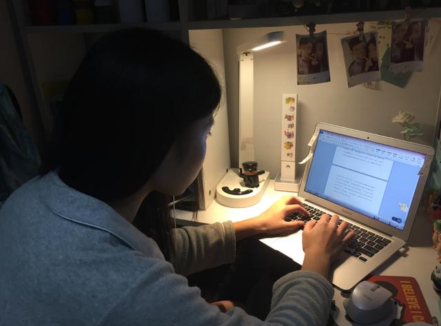 14岁女儿偷看“爱情片”，这位妈妈的处理方式尽显智慧，值得学习