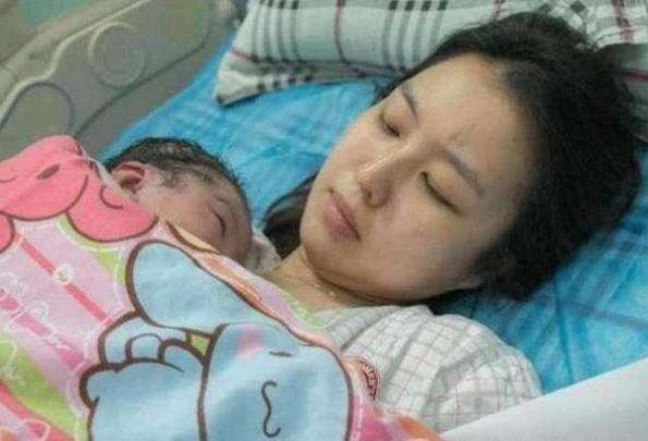 女性剖腹产后，采用这样的“睡姿”,有利于伤口恢复，你做对了吗