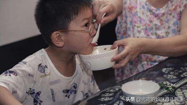 你以为孩子吃饱了，却不知“隐形饥饿”正在危害健康，父母别大意