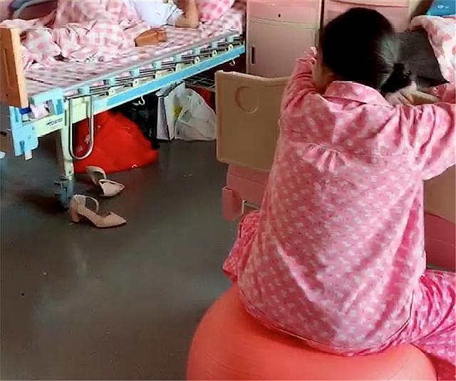 孕妇怀孕8个月跳舞，产前秀一字马，网友：产前不阵痛吗？