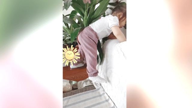 我家闺女才两岁就这么野，真是愁人，网友：哪有男孩子喜欢呀？