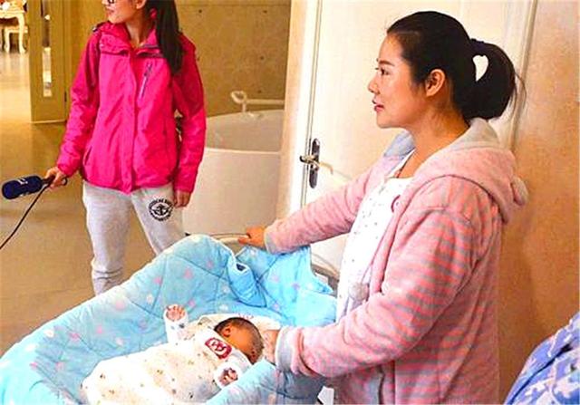 产妇坐月子中暑身亡：夏天坐月子，这些“习俗”别全信