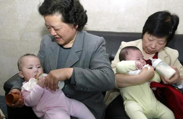 生完孩子那几天，谁来照顾产妇最好？这几个人是最合适的人选