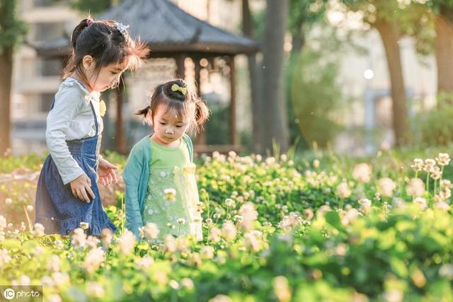 孩子爱出门和宅在家 区别很大