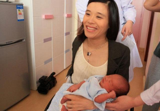 备孕别入戏太深，生孩子这4大不靠谱不能信，别被电视剧误导了