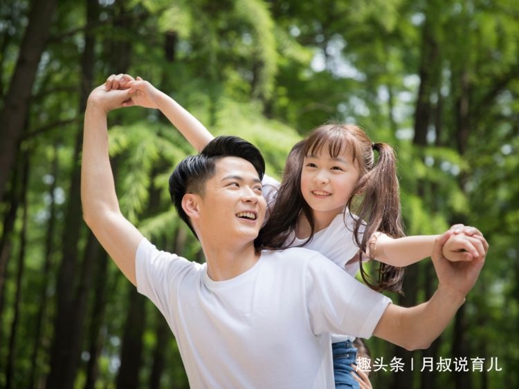 宝妈不在奶爸带娃一日，网友看完这幅画面，称道爹可能是后爹