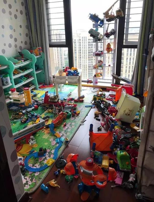 桌子杂乱的孩子智商高？育儿专家：&quot;后果体验法&quot;让孩子学会整理