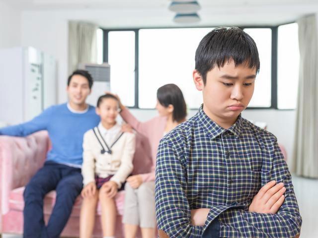 父母这四句口头禅，会慢慢毁掉孩子，许多人还天天说