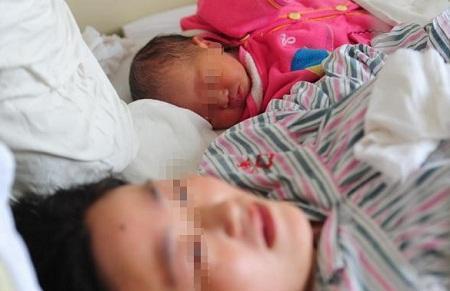 孕妇生完宝宝后住院期间，谁来陪床最好？别嫌弃，这个人最合适