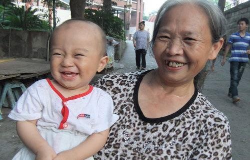 5岁男童不好好吃饭，婆婆想出2“妙招”坑苦娃，孩子妈妈失声痛哭