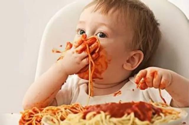 教你八招，培养宝宝独立进食的好习惯！