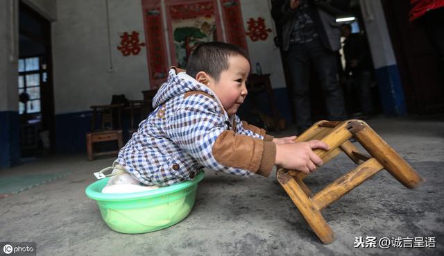 忠告：三伏天老人这样带孩子，可能会“坑娃”，还在做的快停手