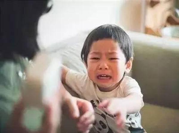 如果孩子有这五种表现，暗示情商很低，长大很难出人头地