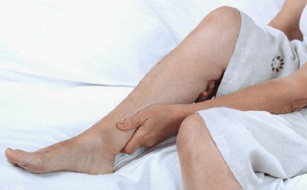 怀孕时小腿抽筋，大多都是这4个原因导致，孕妈需要格外留神