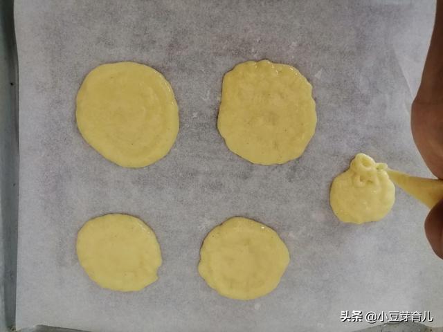 小米粥喝不完？给宝宝做成零食吧