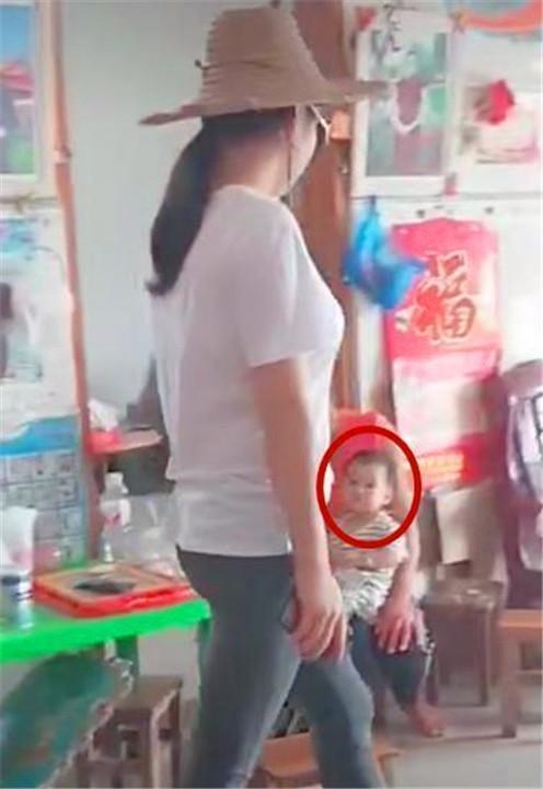 宝妈为了给孩子断奶，竟不惜“离家出走”，网友：太心酸了