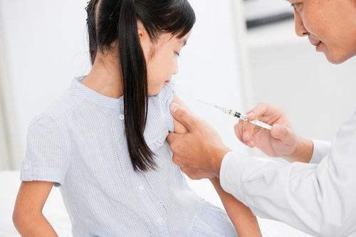 小孩打针时，为什么有些打手臂，有些打屁股？很多父母都还不清楚