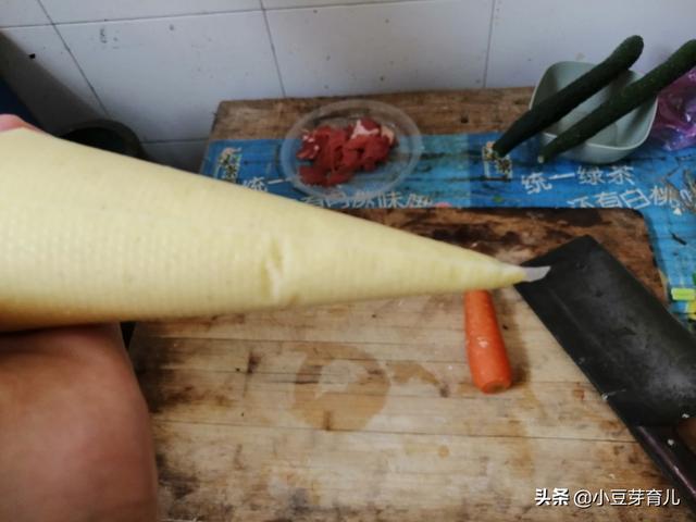 小米粥喝不完？给宝宝做成零食吧