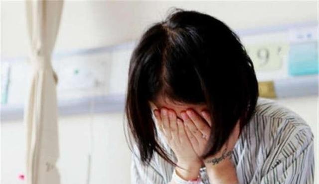 宝妈生下“兔唇娃”：孕期十分注意究竟为何？医生：全怪你老公