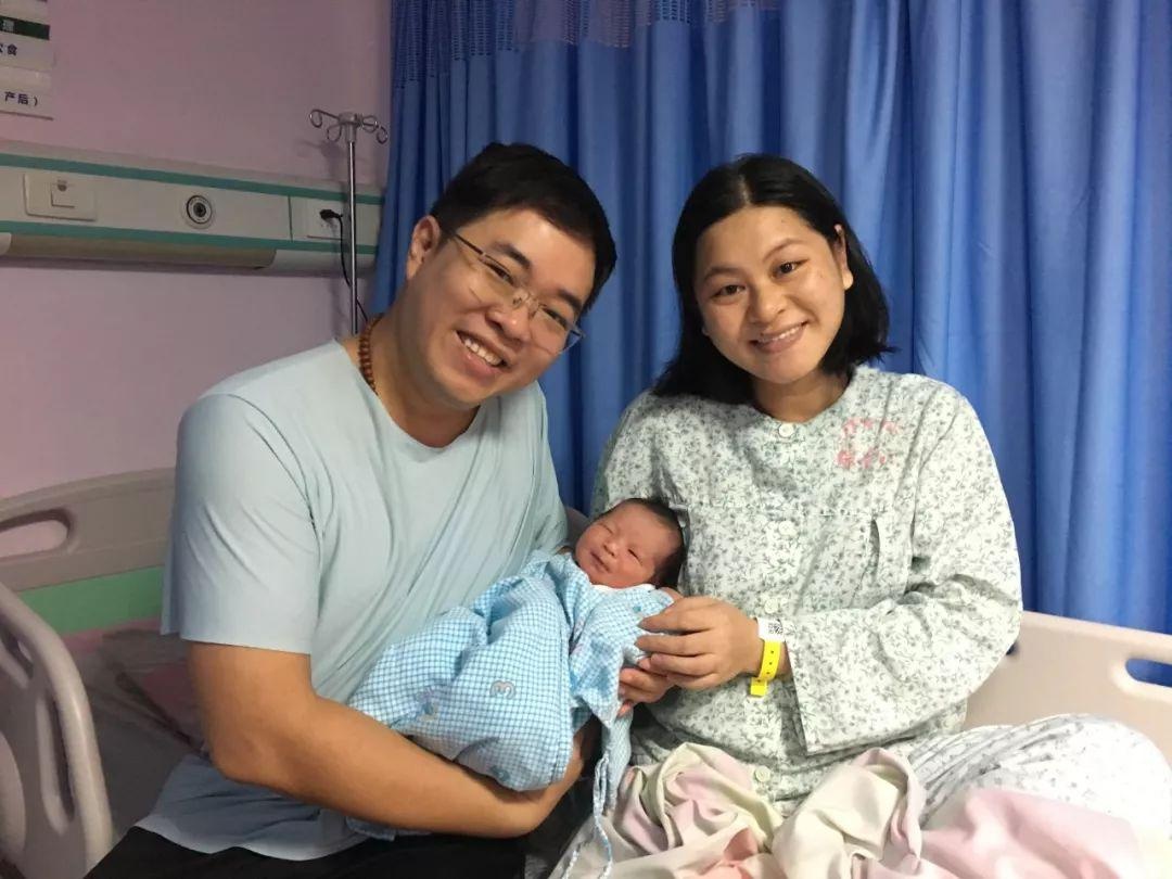 江门独腿妈妈顺产一名6斤重女婴！