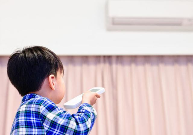 夏季孩子生病，还能不能吹空调？医生说出答案，很多宝妈都搞错了