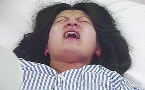 孕妈分娩后，医生一举动让孕妈又羞有气，但丈夫却连忙感谢医生
