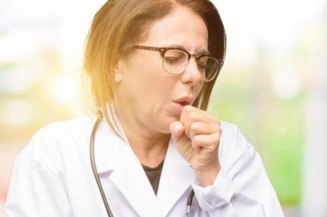 高龄产妇分娩时突然咳嗽，几分钟后没了生命体征，医生：就怕这个