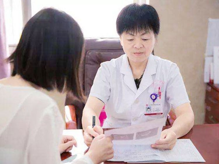 年轻宝妈产后42天再次怀孕，因丈夫无知，医生得知原因后不淡定