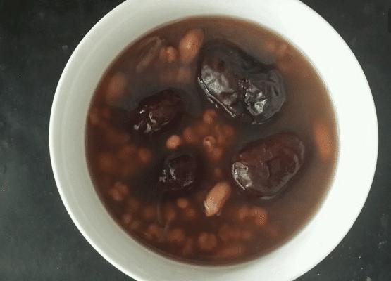 给娃喂奶的时候，这三种粥多喝能帮助宝妈催奶，还不用担心会变胖