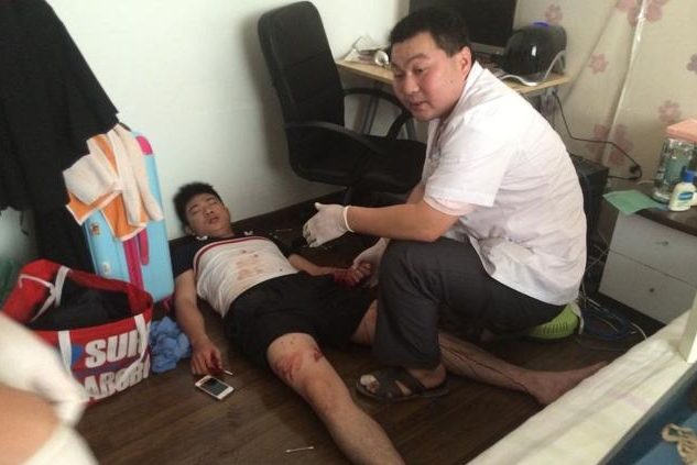 中国每年100000名青少年死于自杀，平均1分钟2人，原因却不是脆弱