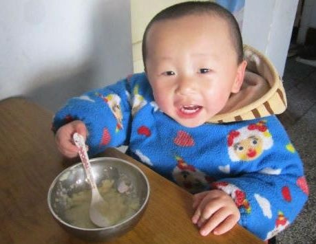 这碗“毒米汤”坑了多少娃？医生苦劝：3种辅食别碰，家长长点心
