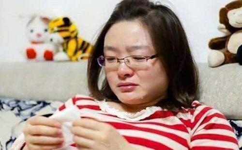 孕妇刚出产房就对老公说：这孩子不是你的