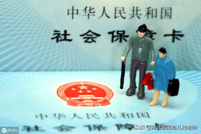 宝宝出生后，别忘了办这4张证！直接关系孩子一生