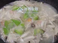 催乳食谱——丝瓜菌菇汤