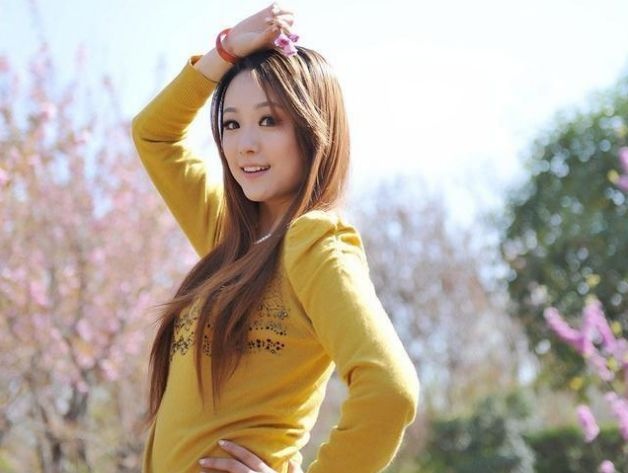 “我要出去买菜，从你这拿点钱”“他的钱你得省着点花”