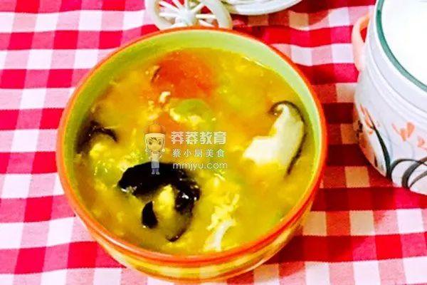 催乳食谱——西红柿丝瓜鸡蛋汤