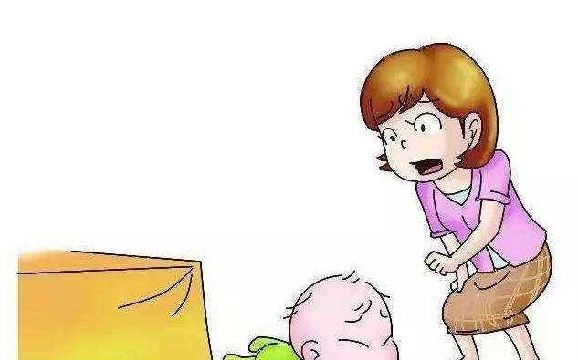 孩子掉下床，这样处理更科学，不要本能给孩子造成二次伤害