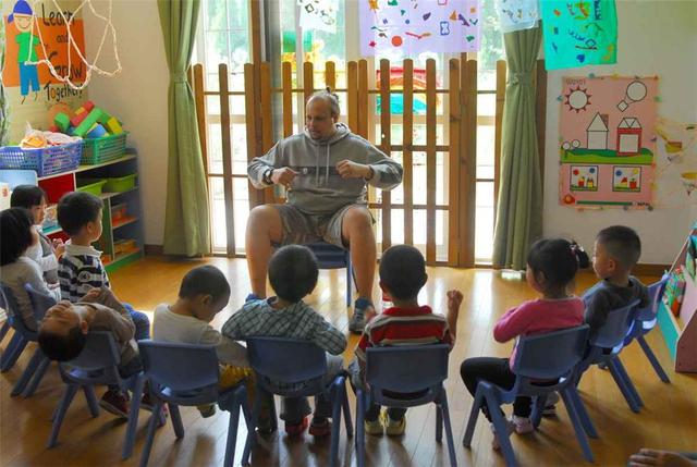 幼儿园10年教龄的老师坦言：“我拒绝让自己的孩子上幼儿园！”