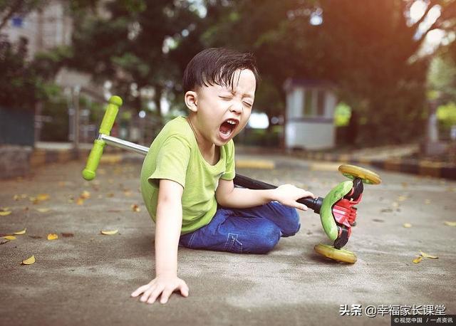 孩子爱哭怎么办？高情商父母必备3个小妙招，简单又有效