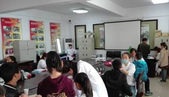 小学生体检包皮过长，家长花361元带娃切除，网友却为这事吵翻了