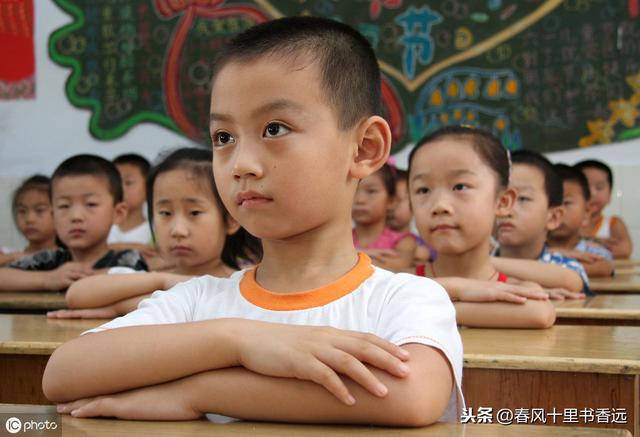 一年级的家长反映孩子学习差什么都不会，老师：俩原因是罪魁祸首