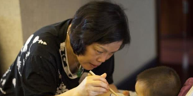 这碗“毒粥”坑了太多孩子，你溺爱孩子要停止，家长别犯傻