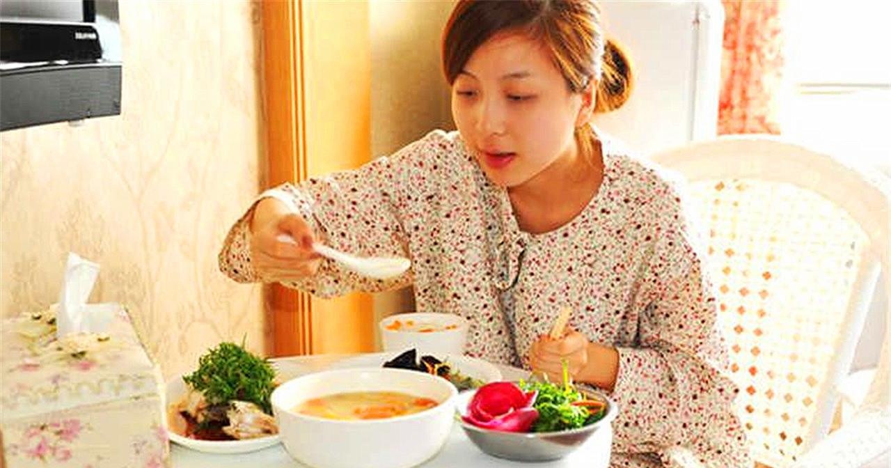 女性生完孩子后，多久会来月经？在这个“时间段”内，无需担心